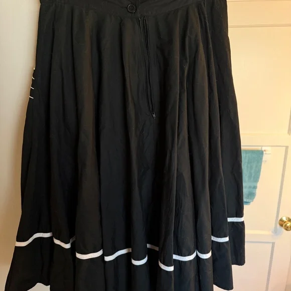 Hell Bunny black embroidered spiderweb circle skirt - Picture 2 of 5